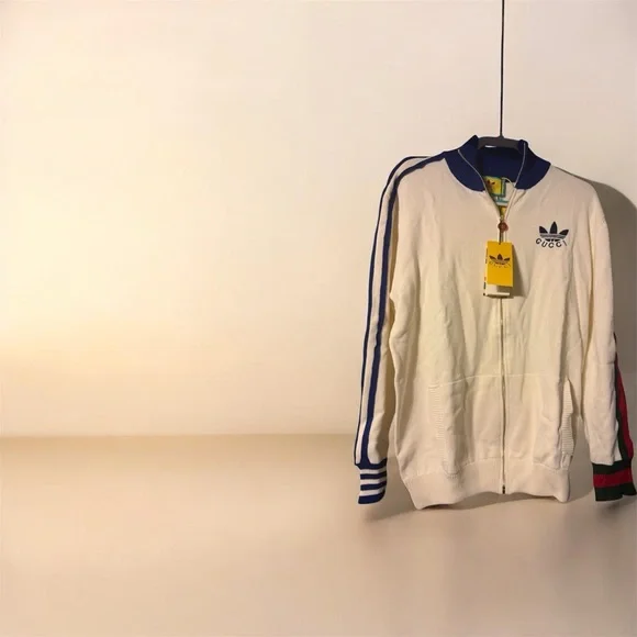 Gucci Cream Zip-Up Windbreaker with Blue & Red Stripe Accents - Picture 6 of 9